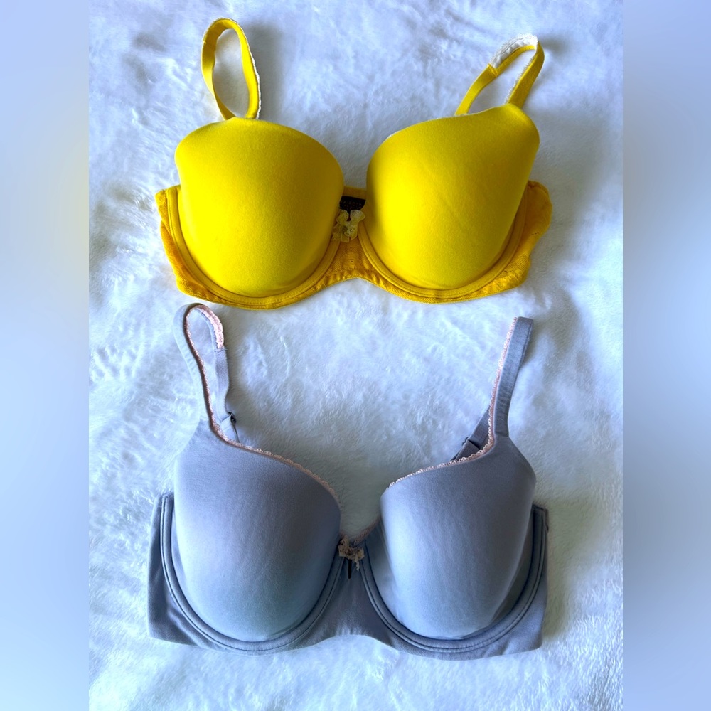 2 Victoria Secret bras